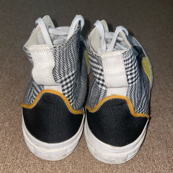 Womens Converse - Picture 4 of 5